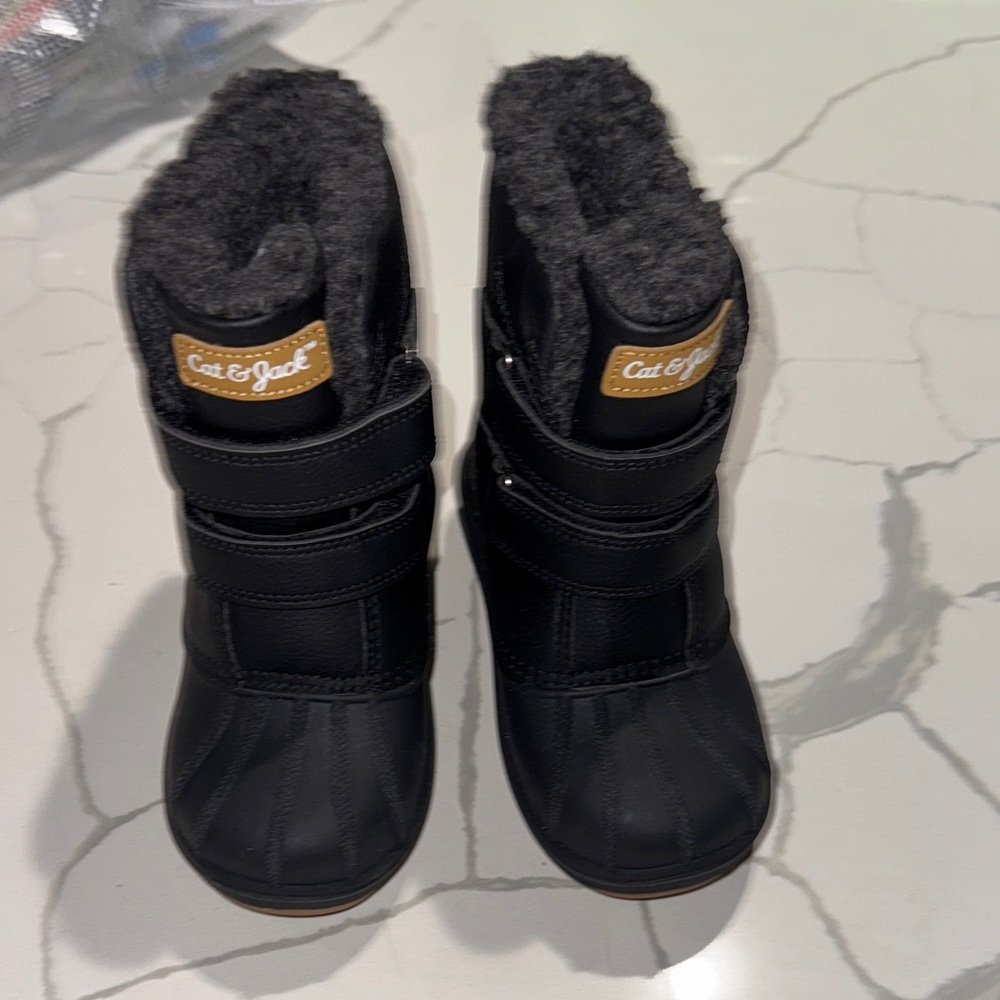 Cat and Jack Girls Black Snow Boots Faux Fur 11